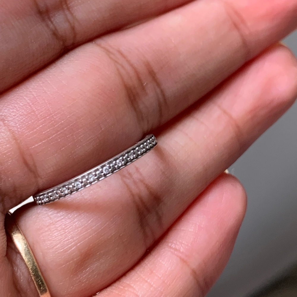 10k White Gold Diamond Band- Firm